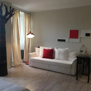 So&leo Guest house